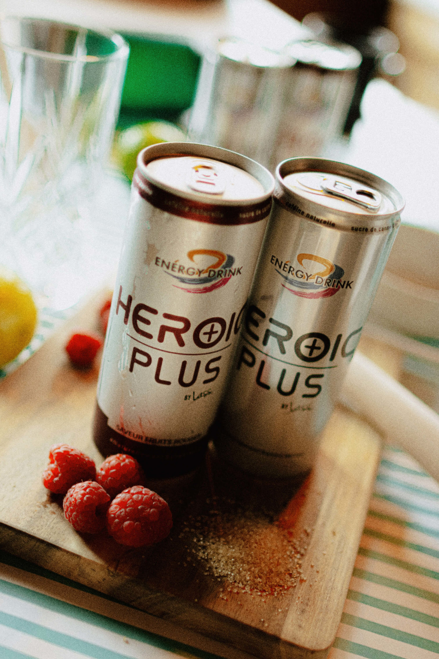 Les boissons Heroic PLUS sont des boissons riches en vitamine, naturels, sans colorants artificiels et à base de caféine naturels et de sucre de canne bio. Indispensable pour votre quotidien